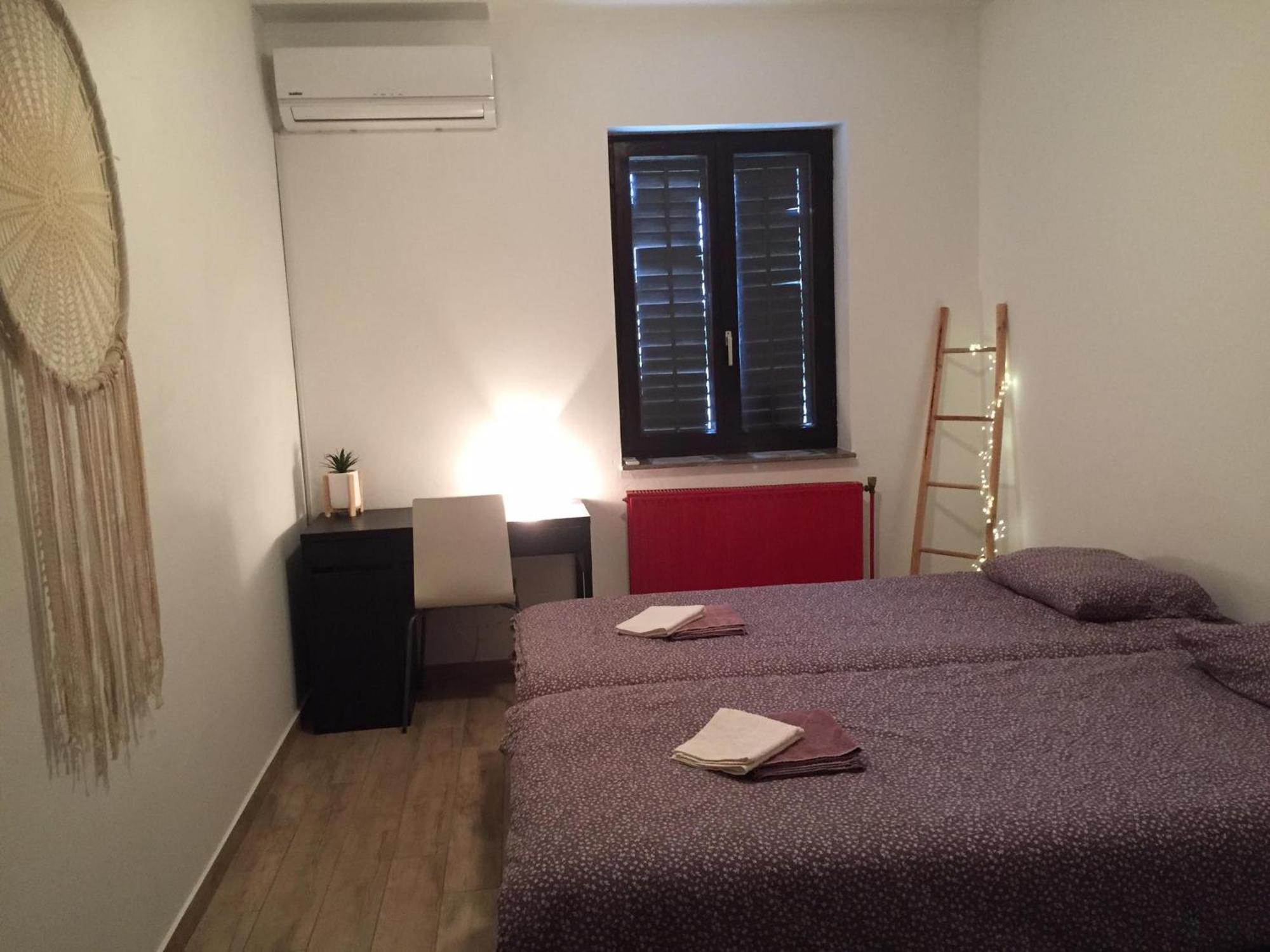 Salara Farmhouse Koper Bilik gambar